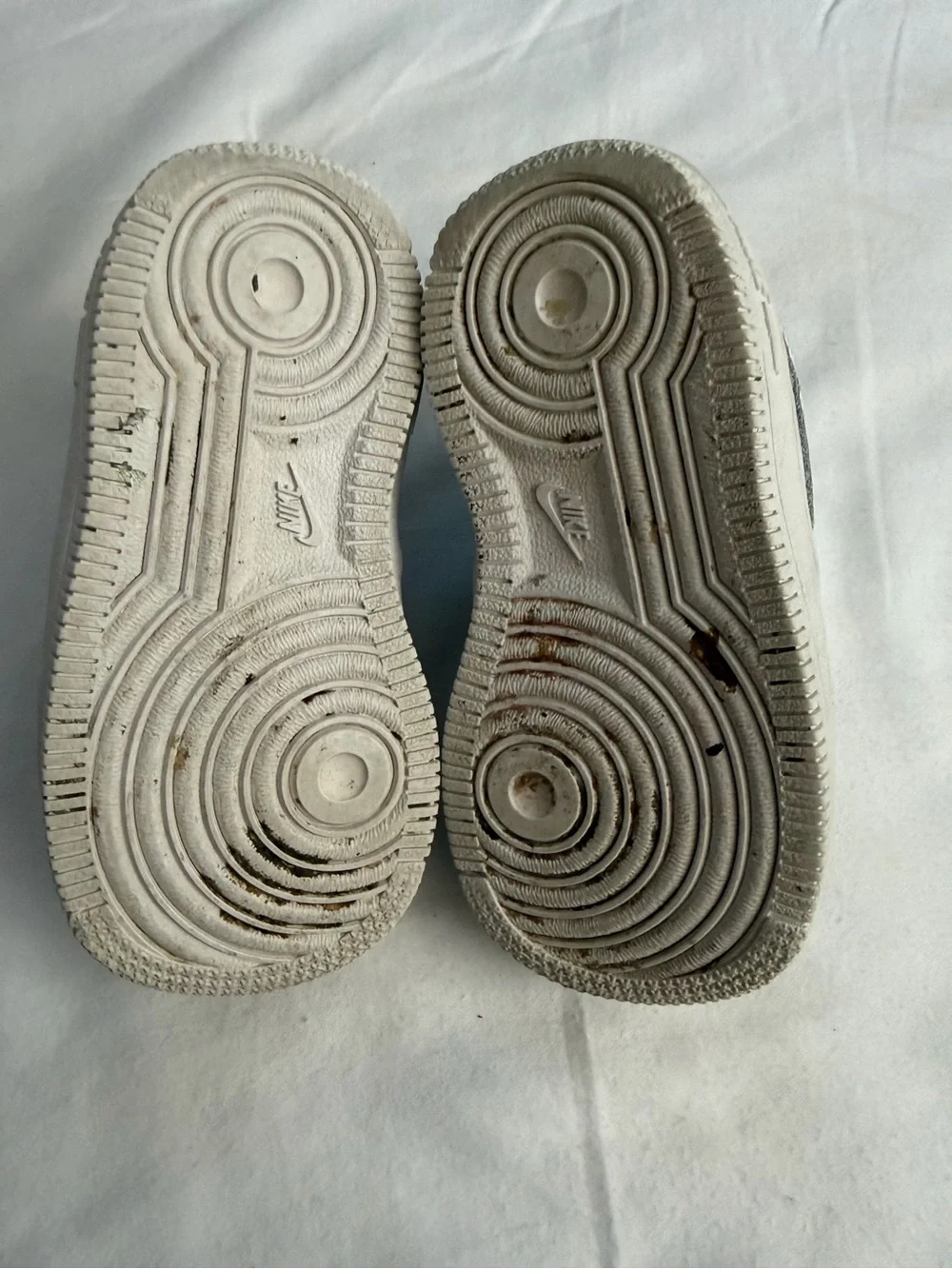 Nike Kids White and Gray Low-Top Sneakers